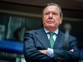 Parteiinterner Streit entfacht: SPD-Führung ist verärgert über Schröder-Ehrung