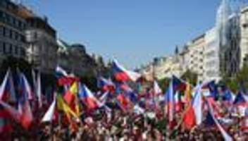 Tschechien: Tausende protestieren in Prag gegen tschechische Regierung