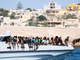 10.000 Migranten in drei Tagen: Lampedusa - alles Schuld der Deutschen, meint Meloni