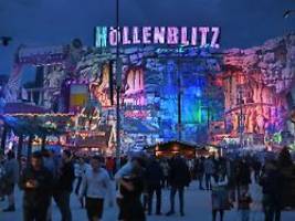 Waggons kollidieren: Verletzte nach Unfall auf Wiesn-Achterbahn