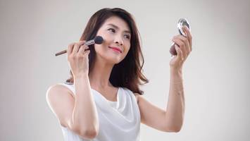 make-up-eklat im zug - werbespot von staatsbahn entfacht geschlechterdebatte in china aufs neue