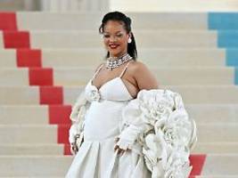 Junge oder Mädchen?: Rihanna zeigt ihr zweites Kind