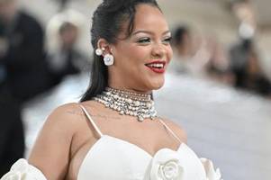 Rihanna stellt Söhnchen Riot Rose vor