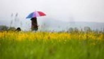 Wetter: Regen und vereinzelt Gewitter in Nordrhein-Westfalen