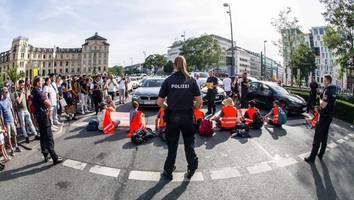 Allein in Berlin rund 2500 Verfahren - Klimakleber drehen vor Gericht den Spieß um und spielen mit dem Rechtsstaat