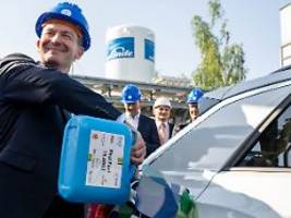 Pleite für Porsche & Co.?: EU-Kommission will nur CO2-neutrale E-Fuels zulassen