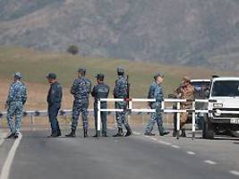 Weg nach Berg-Karabach versperrt: Zigaretten, Kaffee und Verzweiflung am armenischen Grenzposten