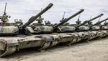 Krieg in der Ukraine: Erste Abrams-Panzer in der Ukraine angekommen