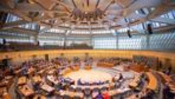 Politik: Parlamentsnacht: Landtag NRW lädt die Bürger ein