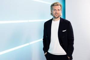 Tillman Schulz bei Die Höhle der Löwen 2023: Er ist der jüngste Löwe