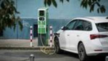 Elektromobilität: Rund 97.000 Ladesäulen für Elektroautos in Deutschland