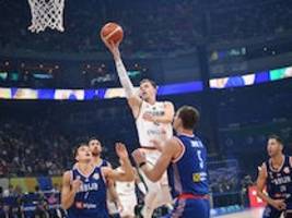 Basketball: Freies Spiel auf gläsernem Boden