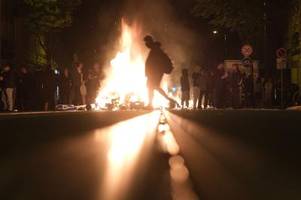 Leipzig: Brennende Barrikaden nach Polizeieinsatz