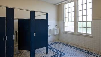 klopapier-krise  - im kampf gegen dauer-verstopfte toiletten greift schule zu drastischer maßnahme