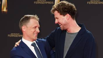 beim deutschen fernsehpreis - nach ehe-aus mit amira kuschelt pocher jetzt mit mockridge