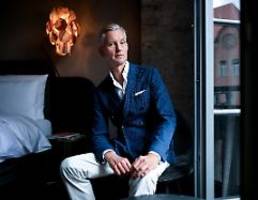 So eine klare, schöne Komik: Max Raabe geht wieder zurück in der Zeit