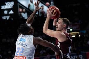 Mit Obst und Bonga: Bayern-Basketballer gewinnen Auftakt