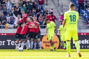 Hannover 96 nach Sieg gegen Wehen Wiesbaden vorerst Zweiter