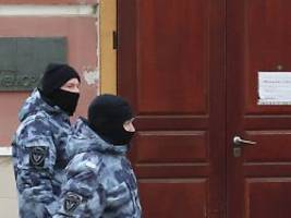 Gegner sind Auslandsagenten: Russland ist mit Brandmarkungen erfolgreich