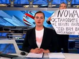 Owsjannikowa floh aus Russland: Kreml-Kritikerin zu hoher Haftstrafe verurteilt