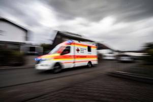 Zwei Autofahrer bei Unfall lebensgefährlich verletzt