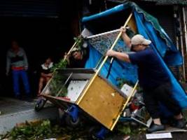 wirbelsturm hat sich verstärkt: china befürchtet meterhohe wellen durch taifun koinu