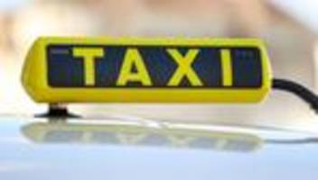 prüfungen: bestechung bei taxigewerbe? ihk-mitarbeiter vor gericht