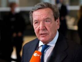 Beide trafen sich im Mai: Schröder über Wagenknecht-Partei: Falscher Dampfer