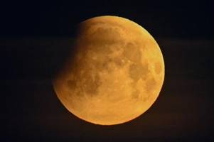 Mondfinsternis am Samstag: Teil des Mondes taucht in den Schatten der Erde ein