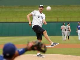 arizona vs. texas im mlb-finale: sogar nowitzki brüllt seine baseball-freude ins internet