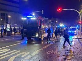 Polizei setzt Wasserwerfer ein: Halloween-Krawalle in Hamburg
