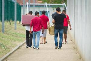 vor dem flüchtlingsgipfel: kommunen fordern begrenzung der zuwanderung
