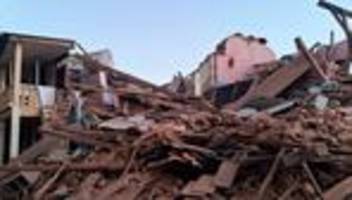 naturkatastrophen: zahl der toten nach erdbeben in nepal steigt auf mehr als 150