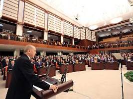 boykott israelischer produkte: türkisches parlament verbannt coca-cola und nestlé