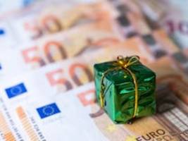 lohn und gehalt: tarifbeschäftigte dürfen mit etwas mehr weihnachtsgeld rechnen