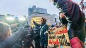 nahostkonflikt: hunderte bei pro-palästina-demos in frankfurt und marburg