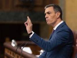 spanien behält ministerpräsident: separatisten verhelfen sánchez zur wiederwahl