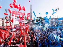 generalstreik in italien: gewerkschaften liefern sich machtkampf mit meloni-regierung