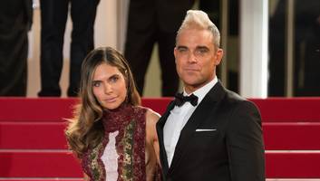„Kein Interesse, verwöhnte Gören großzuziehen“ - Robbie Williams' Kinder fliegen Economy - er und seine Frau First Class