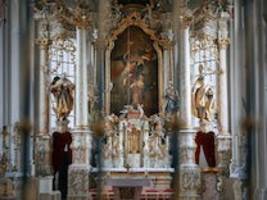 landgericht traunstein: prozess um sex in einer kirche - altar muss wohl neu geweiht werden