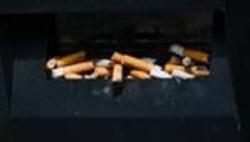 christopher luxon: neuseelands neue regierung will strenges anti-tabak-gesetz abschwächen