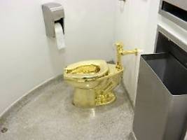 toilette war ein vermögen wert: vier männer wegen diebstahl von gold-klo vor gericht