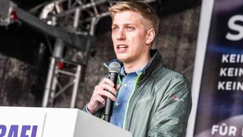 „Kann ich nicht mehr hören!“ - Grüner Bürgermeister wettert gegen Baerbock, erntet minutenlangen Applaus