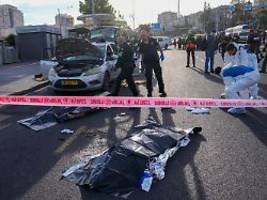Soldaten erschießen Attentäter: Drei Menschen sterben bei Anschlag in Jerusalem