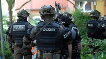 Köln findet keine Unterbringung - Neonazi (13) plante Anschlag auf Asylheim - jetzt ist er wieder bei Mama
