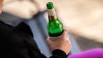 Getränke: Umfrage: Deutsche flüchten auch mit Alkohol vor dem Alltag