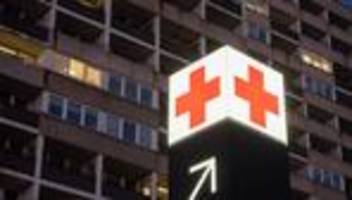 Darmstadt-Dieburg: Vier Verletzte bei Frontalzusammenstoß: Frau eingeklemmt