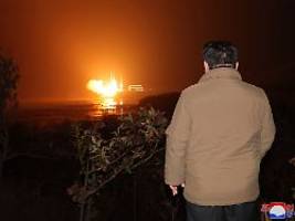bilder von militäreinrichtung: nordkorea droht im streit um spionagesatelliten
