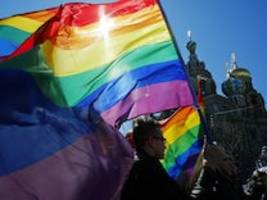 moskau: razzien gegen schwulenclubs nach extremismus-erlass