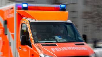 83-jähriger Fußgänger stirbt bei Unfall mit Kleintransporter